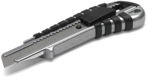 Knife with single snap off